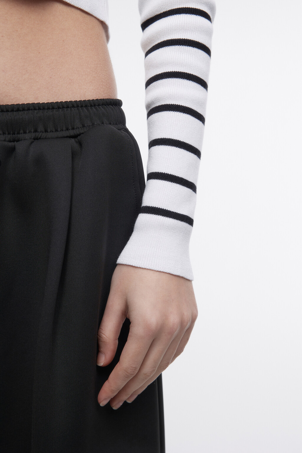 Джемпер укороченный в полоску - цвет белый - 6