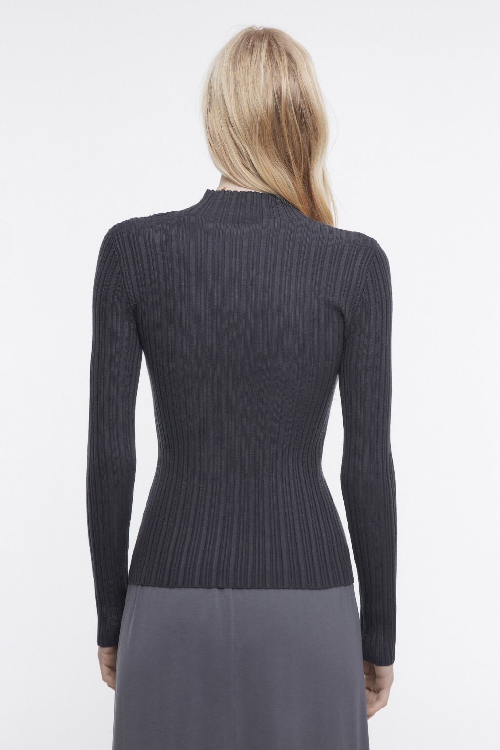 Водолазка тонкая облегающая в рубчик - цвет серый - 4