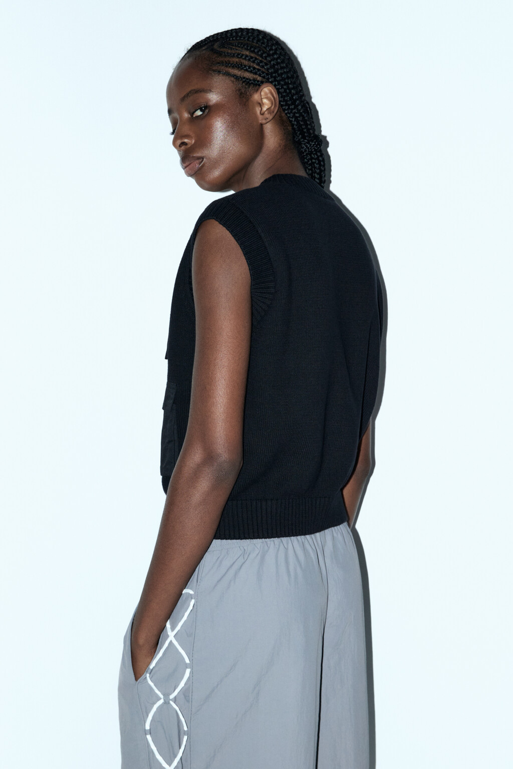 Жилет вязаный на молнии с накладными карманами - цвет черный - 4