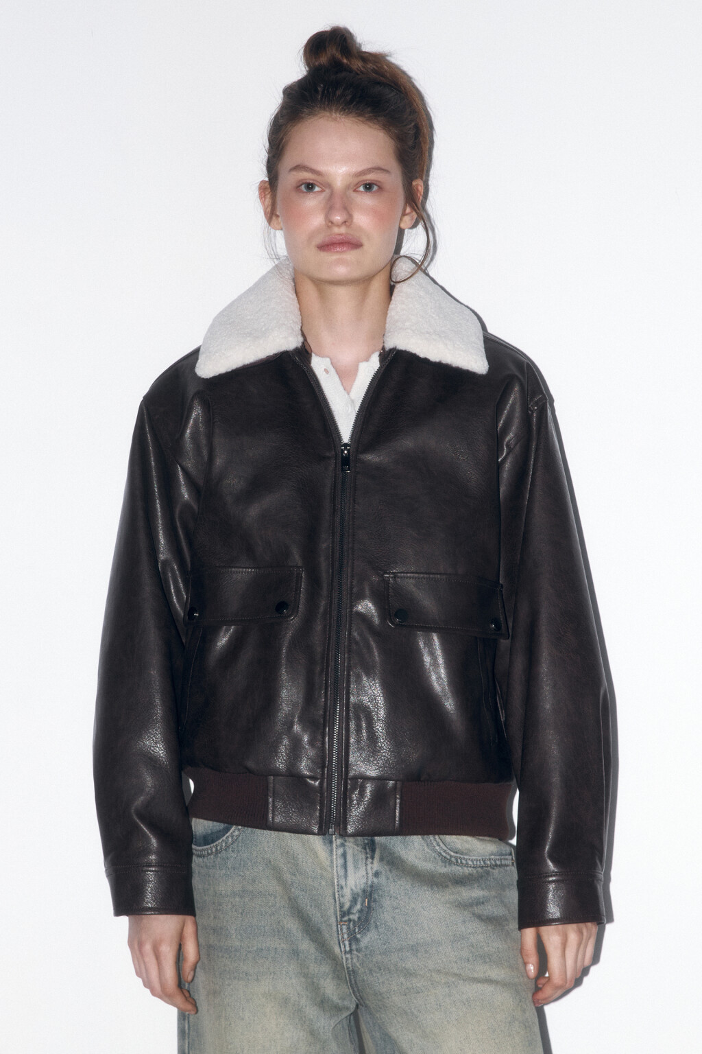 Куртка из искусственной кожи со съемной опушкой - цвет коричневый - 3