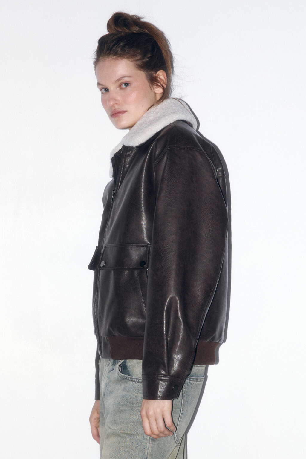 Куртка из искусственной кожи со съемной опушкой - цвет коричневый - 4