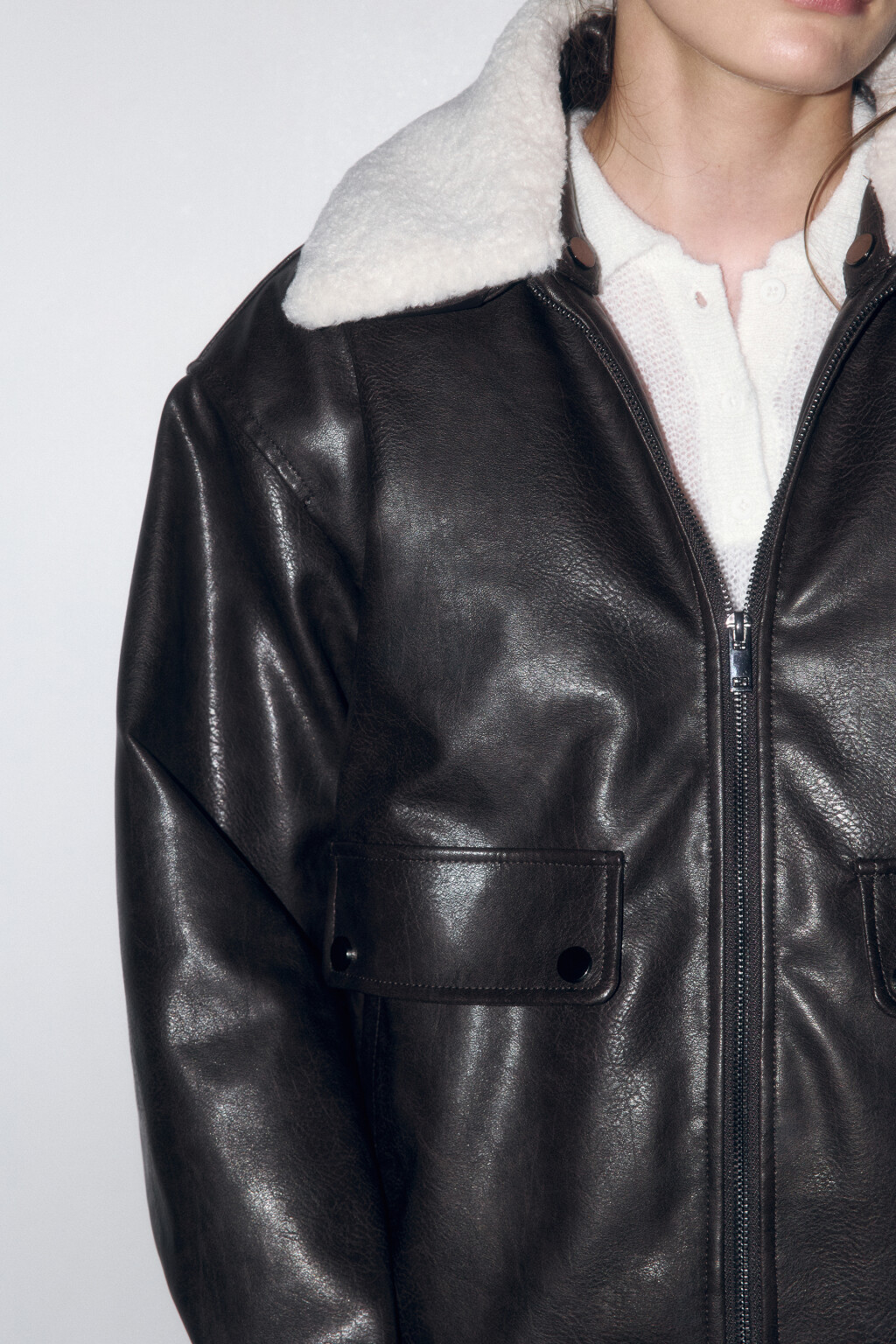 Куртка из искусственной кожи со съемной опушкой - цвет коричневый - 8