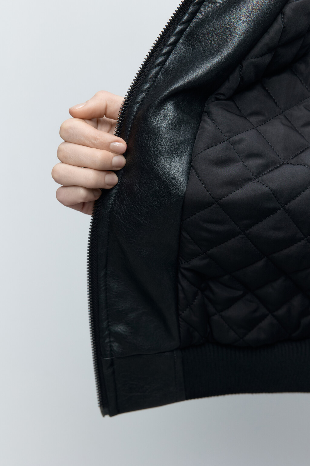 Куртка из искусственной кожи со съемной опушкой - цвет черный - 8