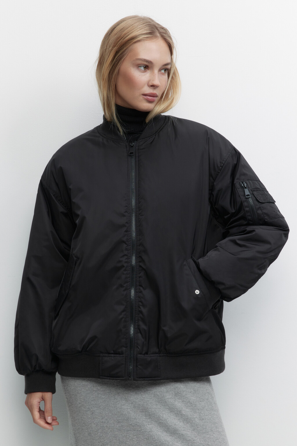 Куртка-бомбер oversize утепленная - цвет черный - 2