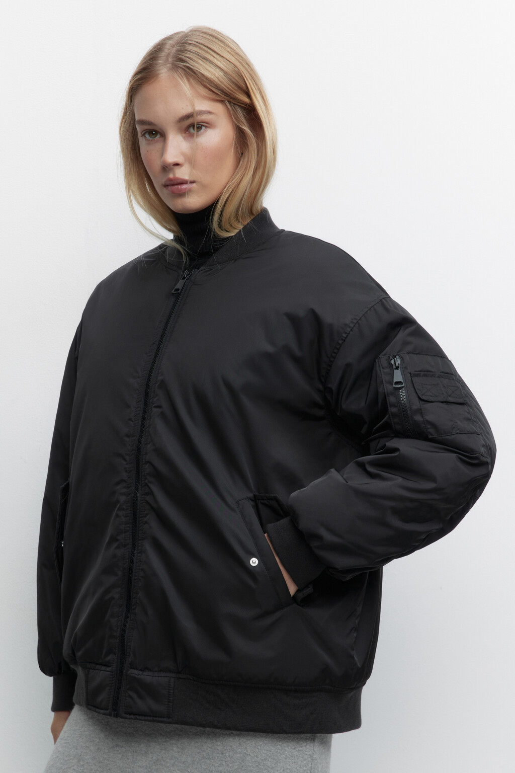 Куртка-бомбер oversize утепленная - цвет черный - 3