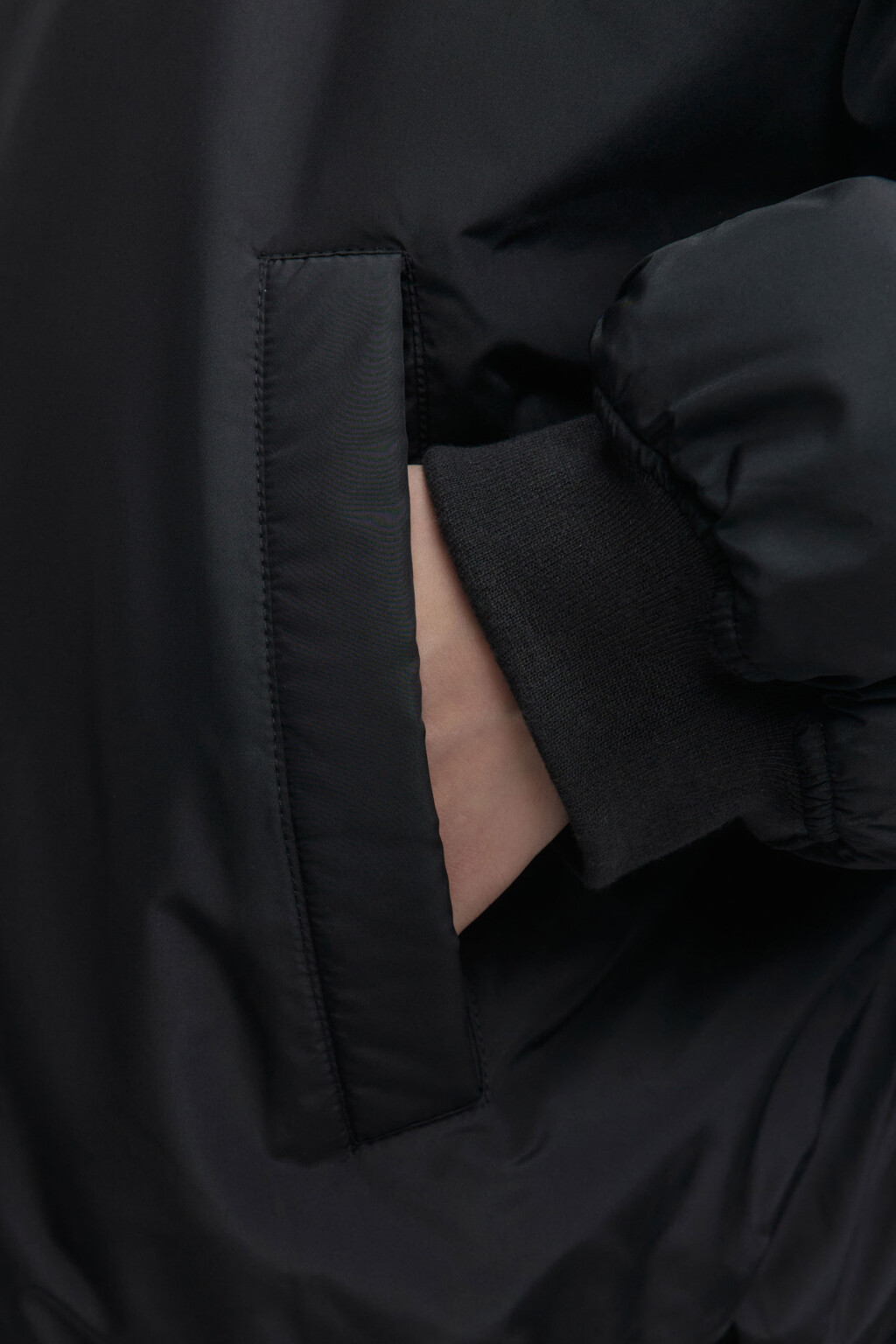 Куртка-бомбер oversize с трикотажным капюшоном - цвет черный - 6