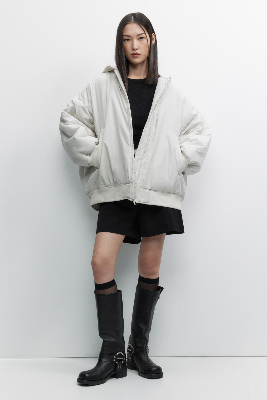 Куртка-бомбер oversize с трикотажным капюшоном - цвет молочный - 5