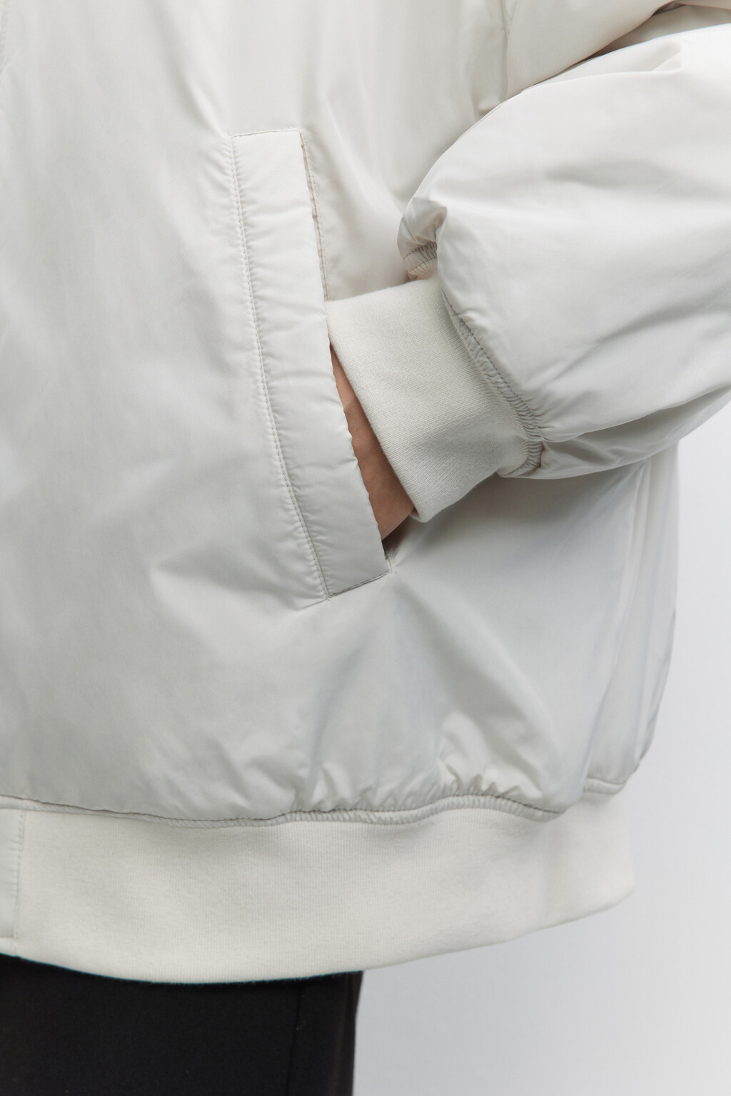 Куртка-бомбер oversize с трикотажным капюшоном - цвет молочный - 6