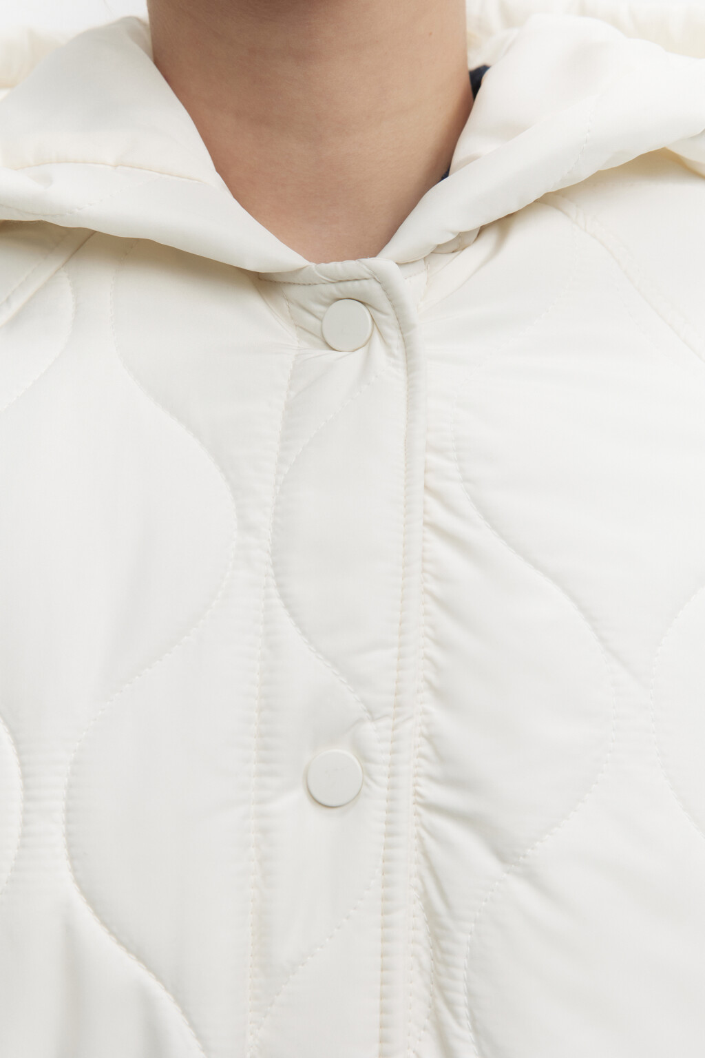 Куртка-парка стеганая с капюшоном и поясом - цвет молочный - 5