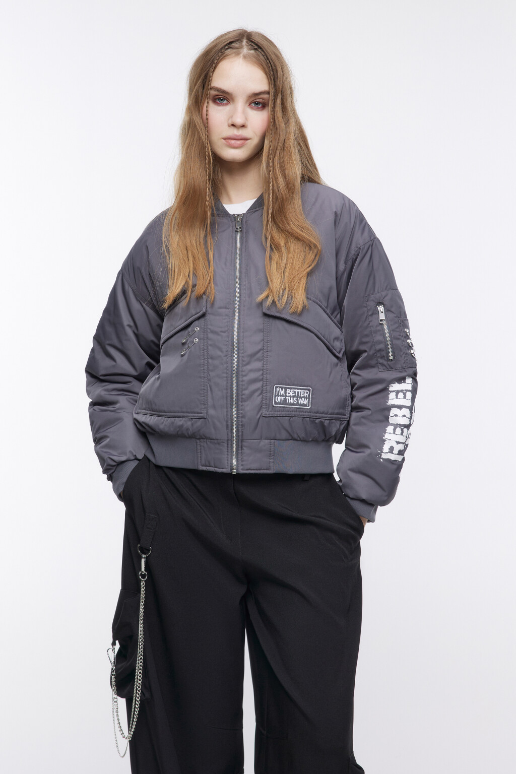 Куртка-бомбер с булавками и принтом - цвет серый - 4