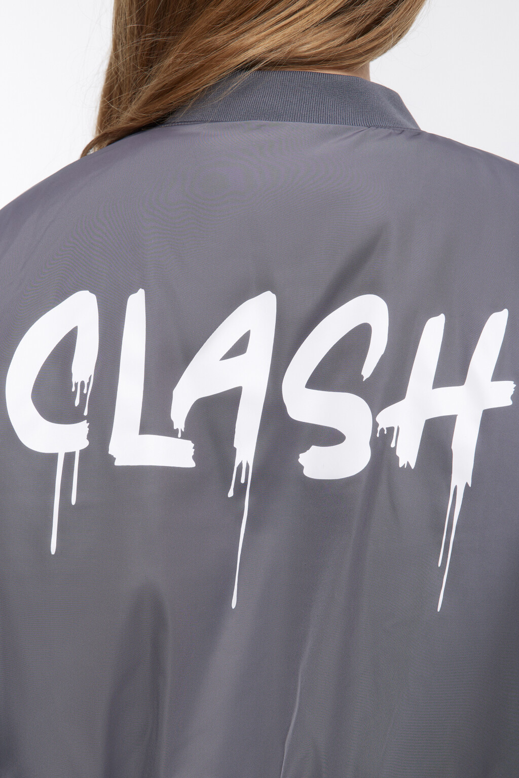 Куртка-бомбер с булавками и принтом - цвет серый - 7