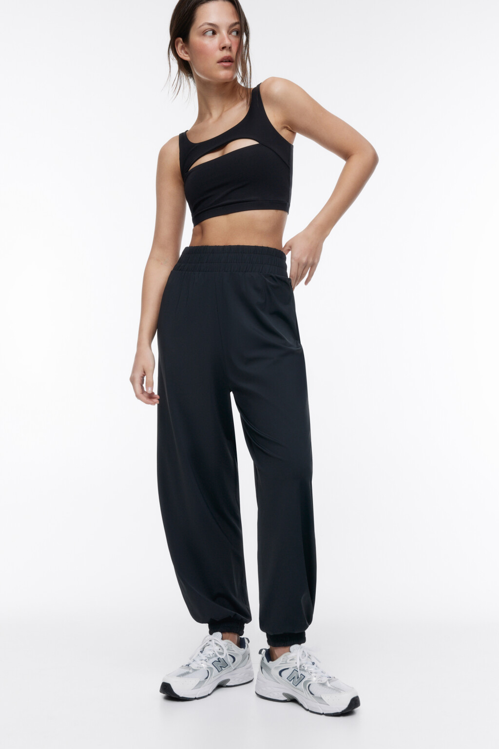 Брюки-джоггеры спортивные из дышащей ткани - цвет черный - 1