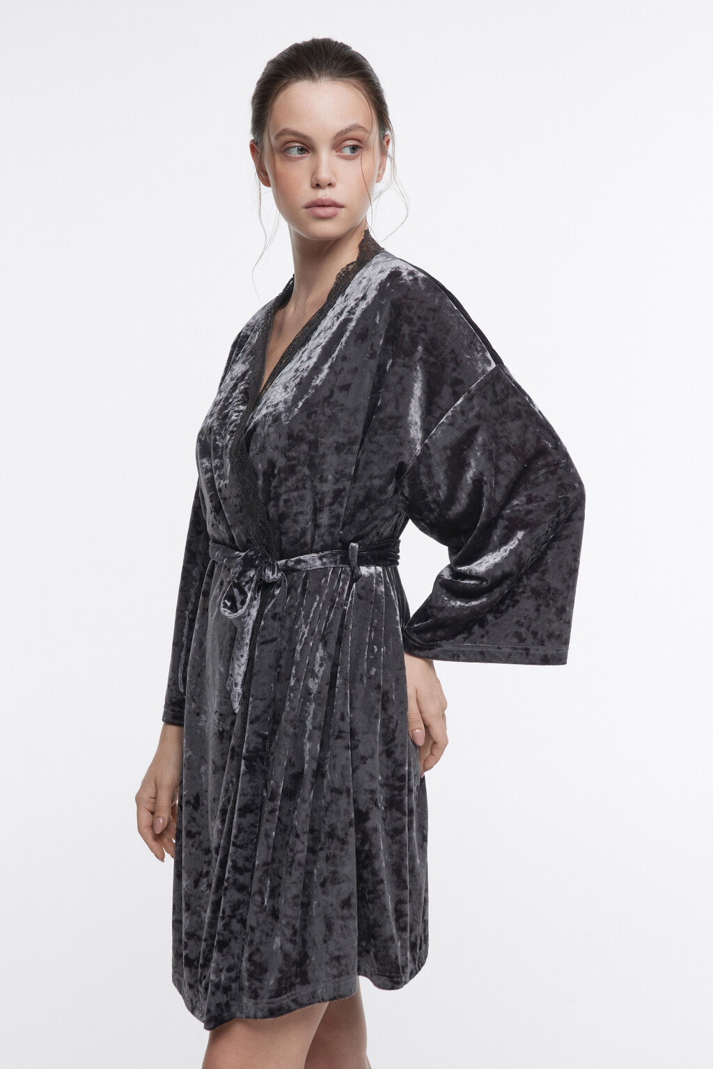 Халат домашний бархатный с кружевом - цвет серый - 3