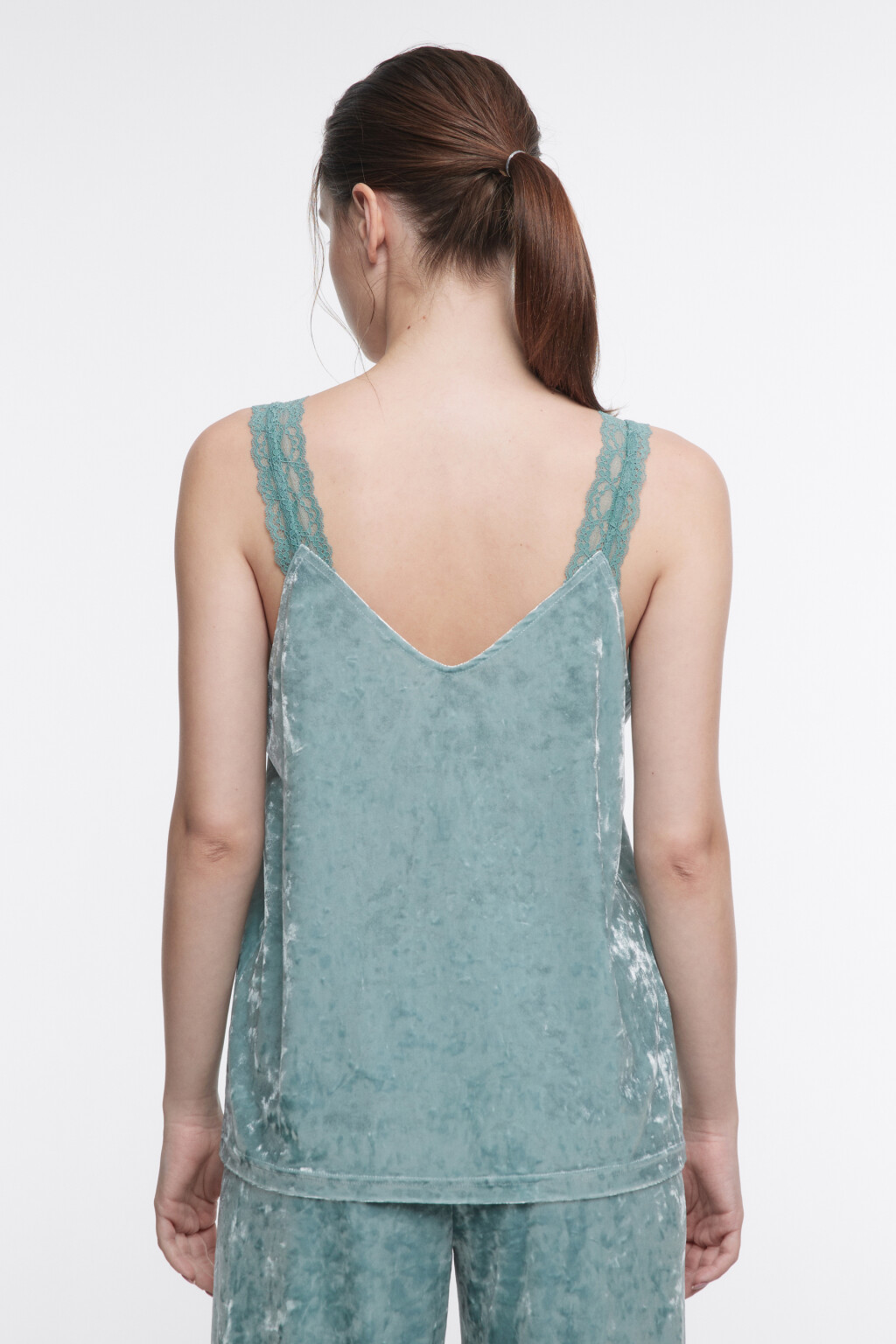 Майка домашняя бархатная с кружевом - цвет голубой - 3
