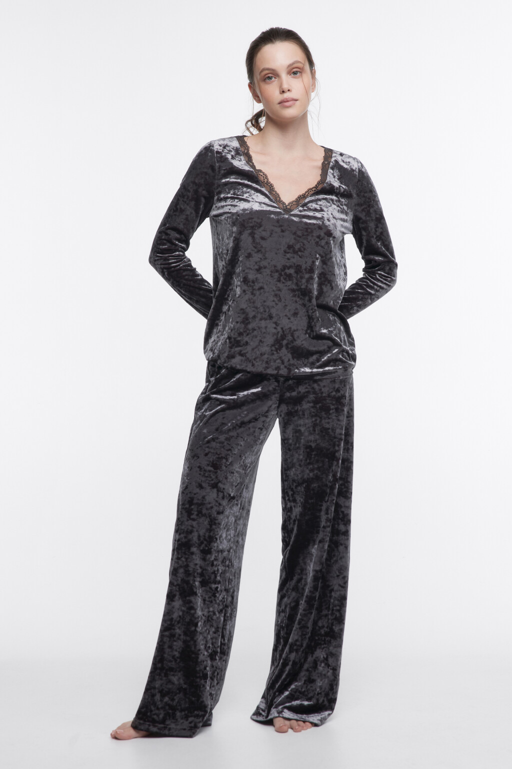 Лонгслив домашний бархатный с кружевом - цвет серый - 4