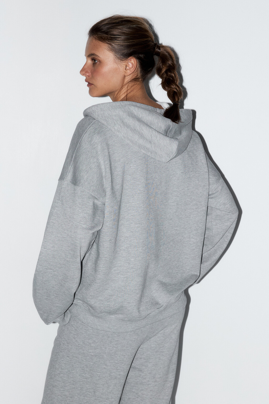 Худи на молнии оверсайз домашняя с капюшоном - цвет серый - 4