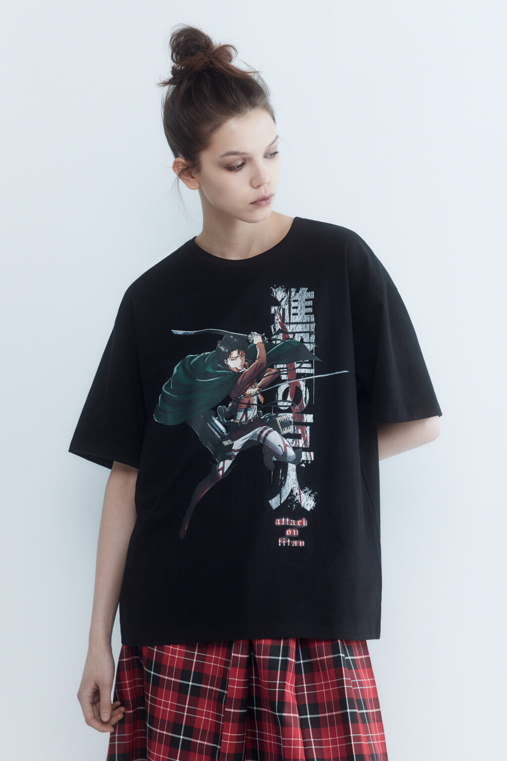 Футболка oversize с принтом Атака титанов - цвет черный - 3