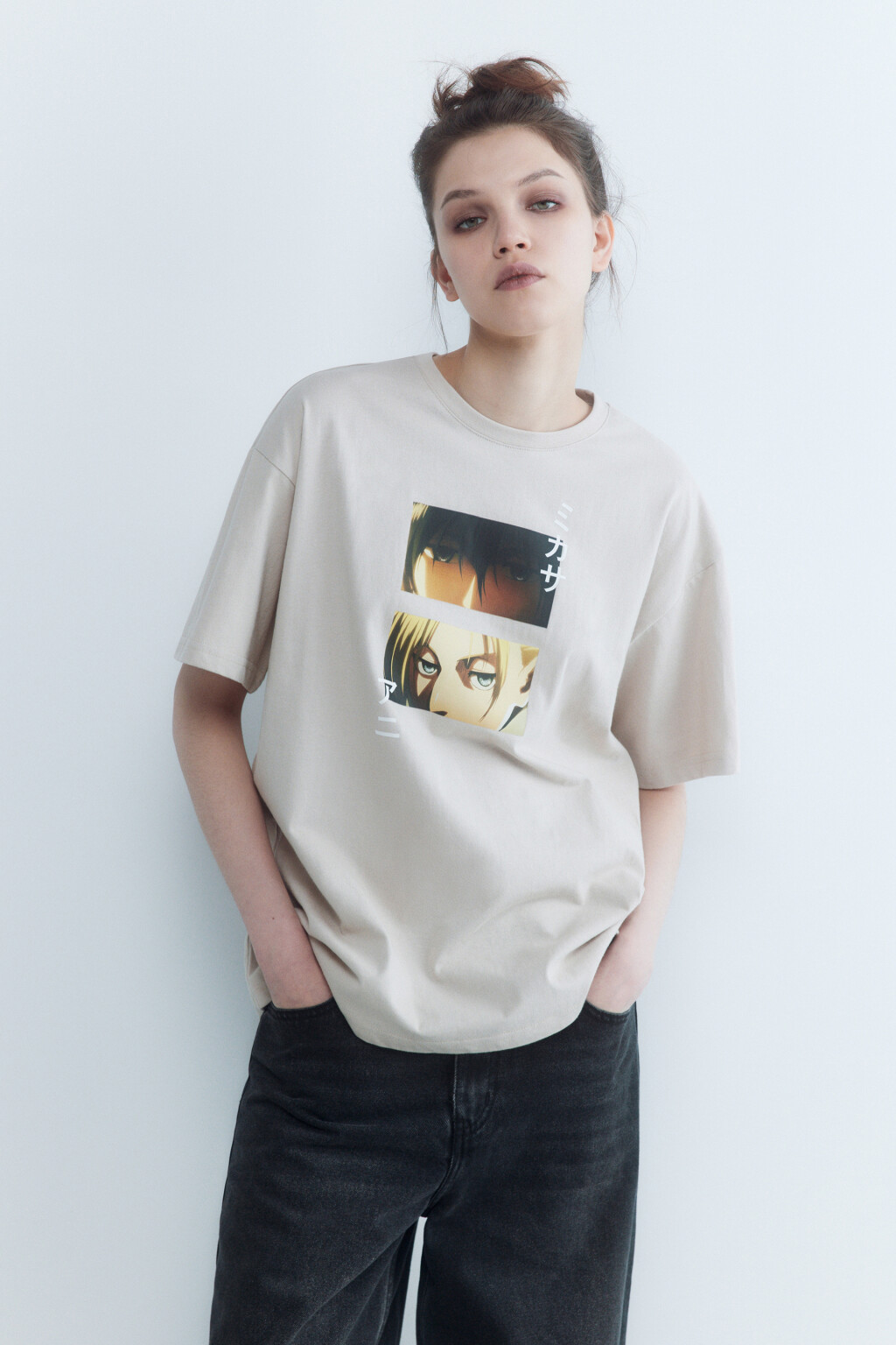 Футболка oversize с принтом Атака титанов - цвет бежевый - 4