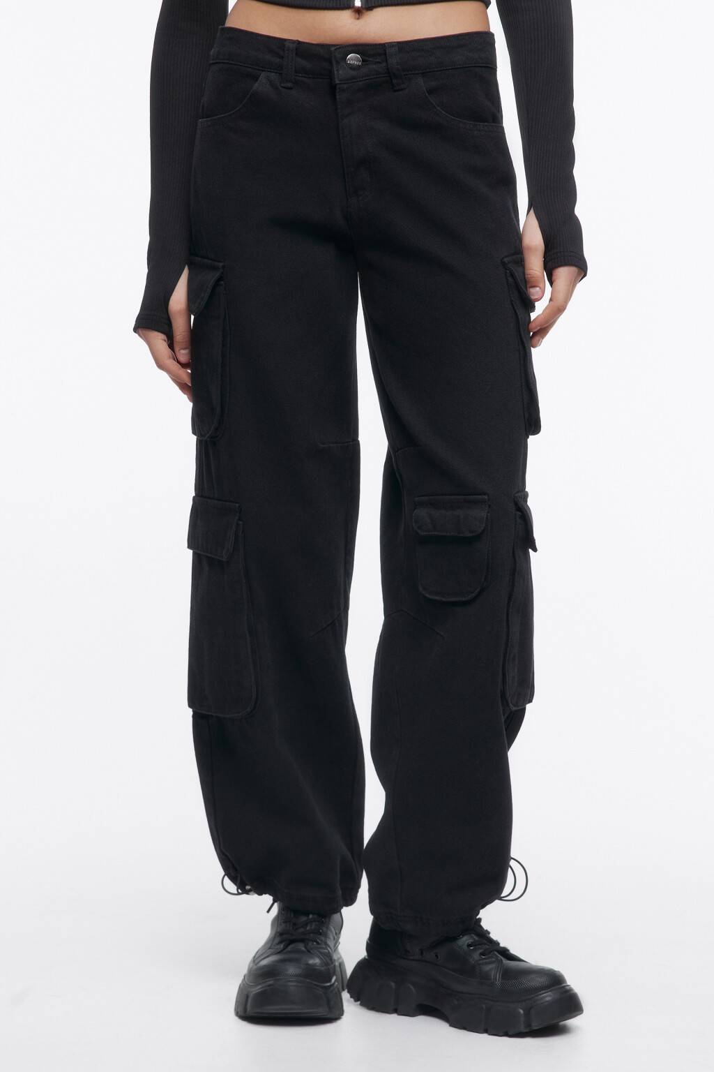Джинсы широкие с карманами карго - цвет черный - 2