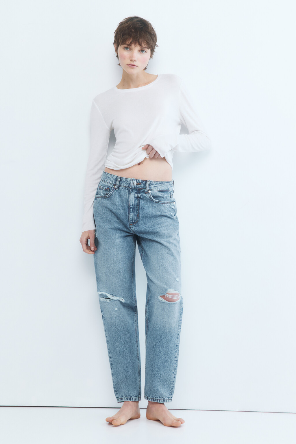 Джинсы mom с рваными коленями - цвет голубой - 6