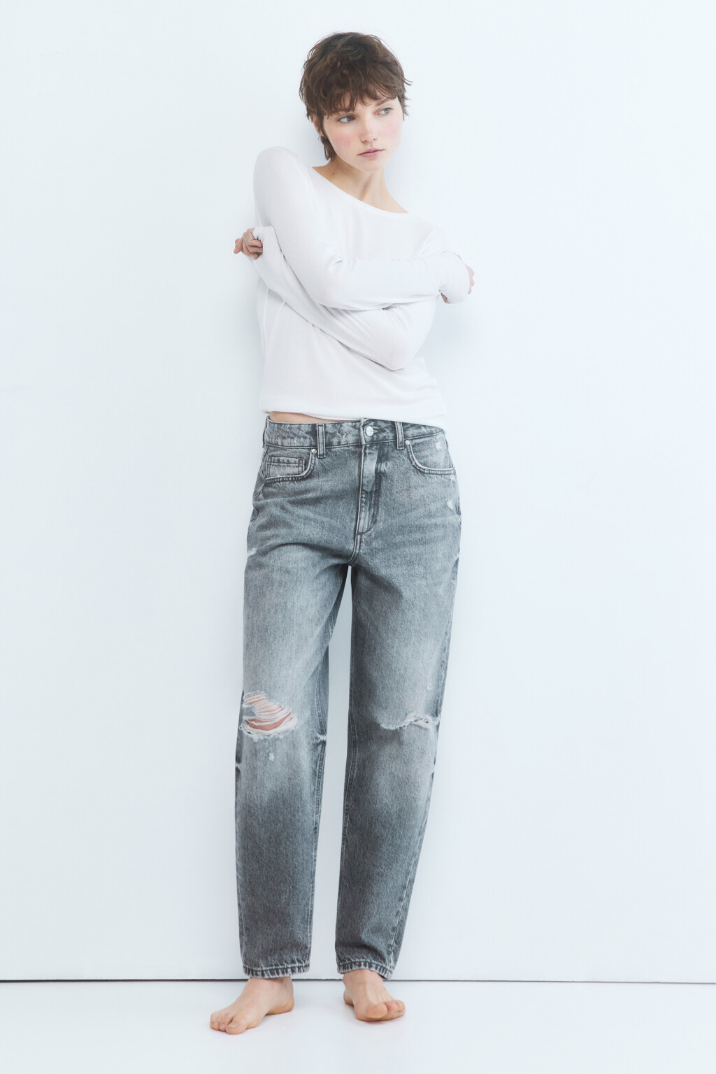 Джинсы mom с рваными коленями - цвет серый - 5