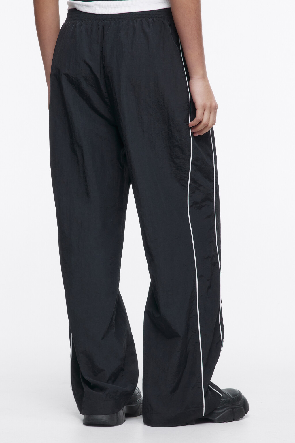 Брюки широкие с лампасами - цвет черный - 4