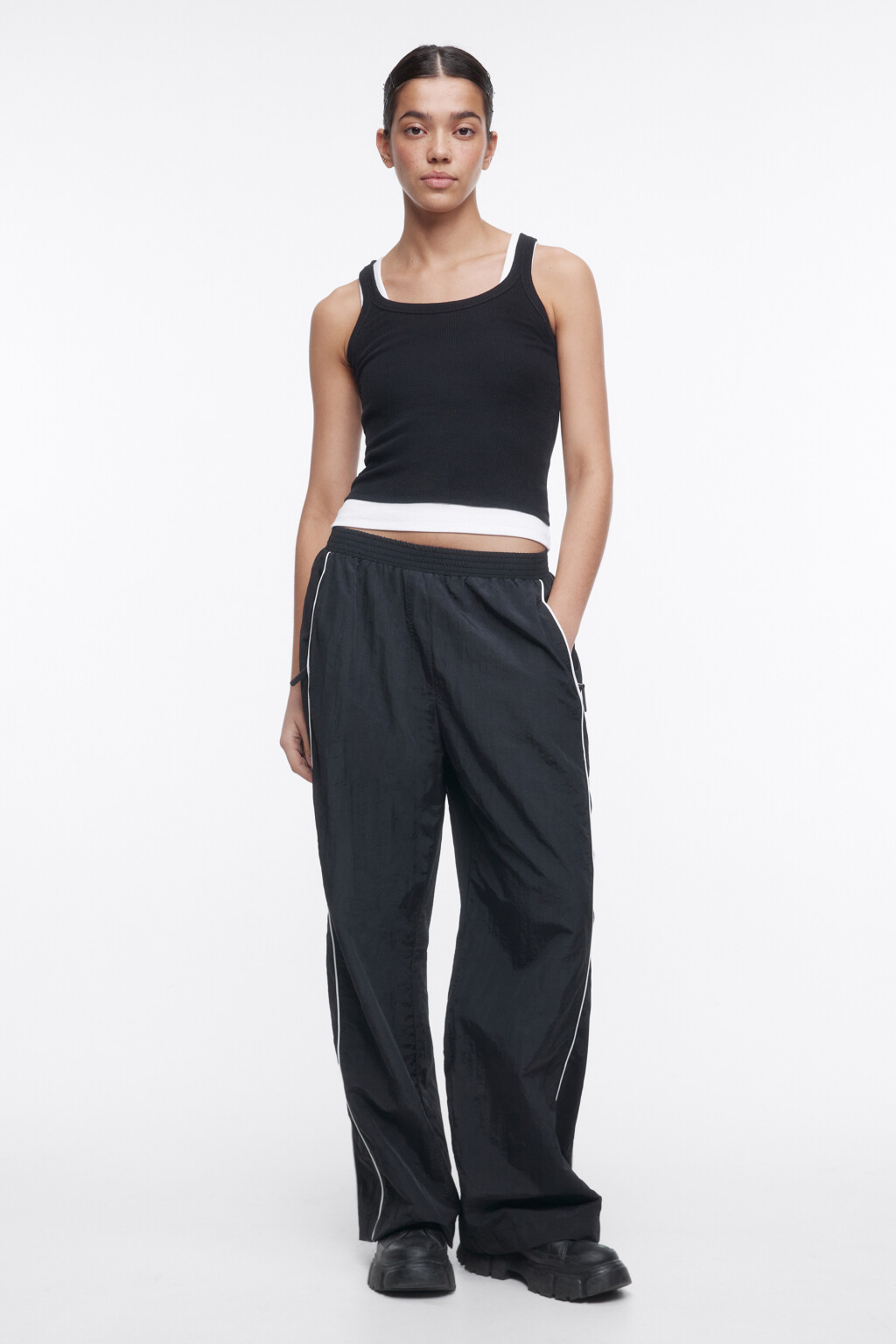 Брюки широкие с лампасами - цвет черный - 1