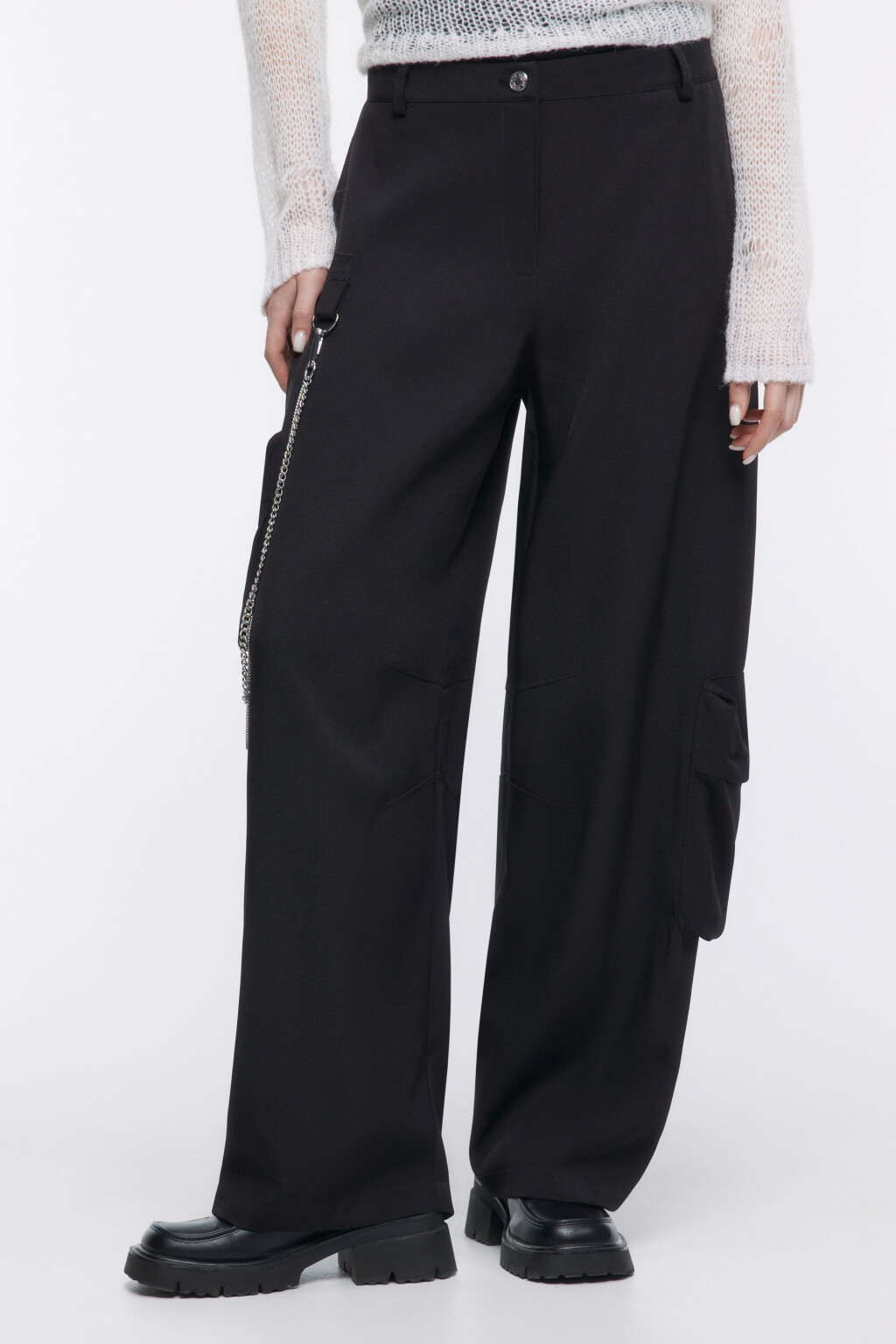 Брюки-карго широкие с декоративной цепочкой - цвет черный - 2