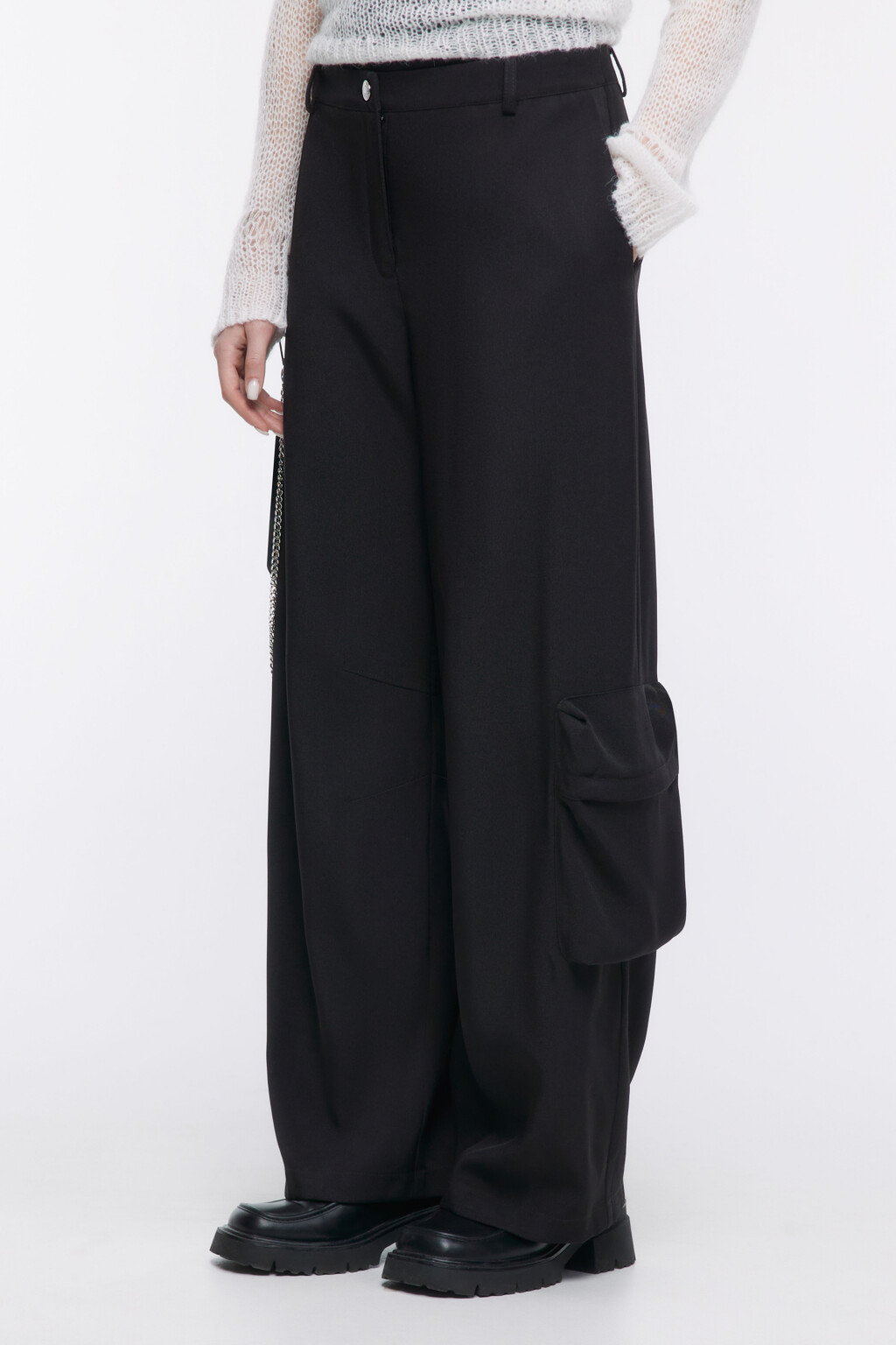 Брюки-карго широкие с декоративной цепочкой - цвет черный - 3