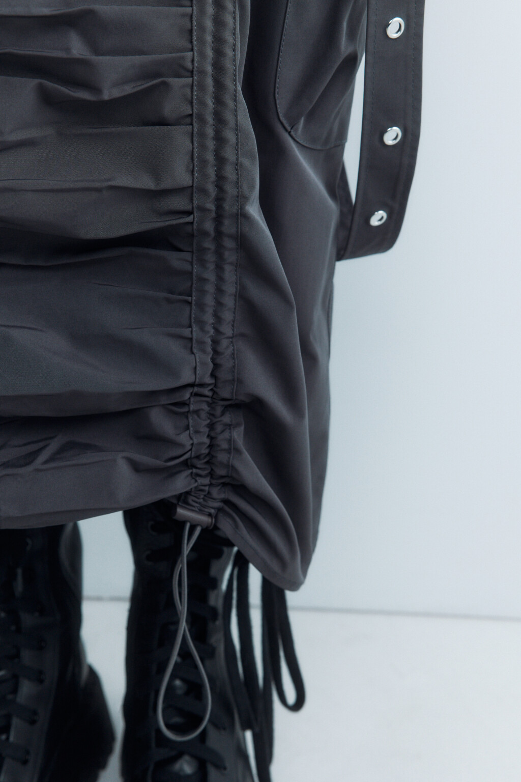 Юбка-парашют миди с ремешками и драпировками - цвет серый - 7