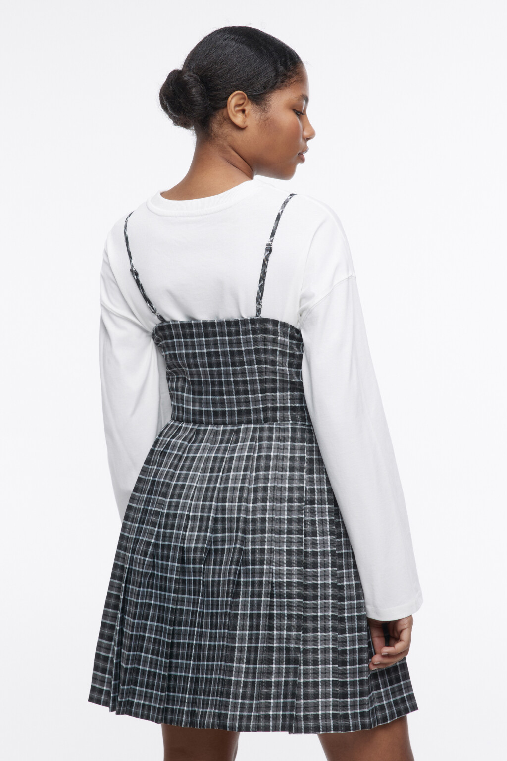 Платье-сарафан с плиссированной юбкой - цвет черный - 5