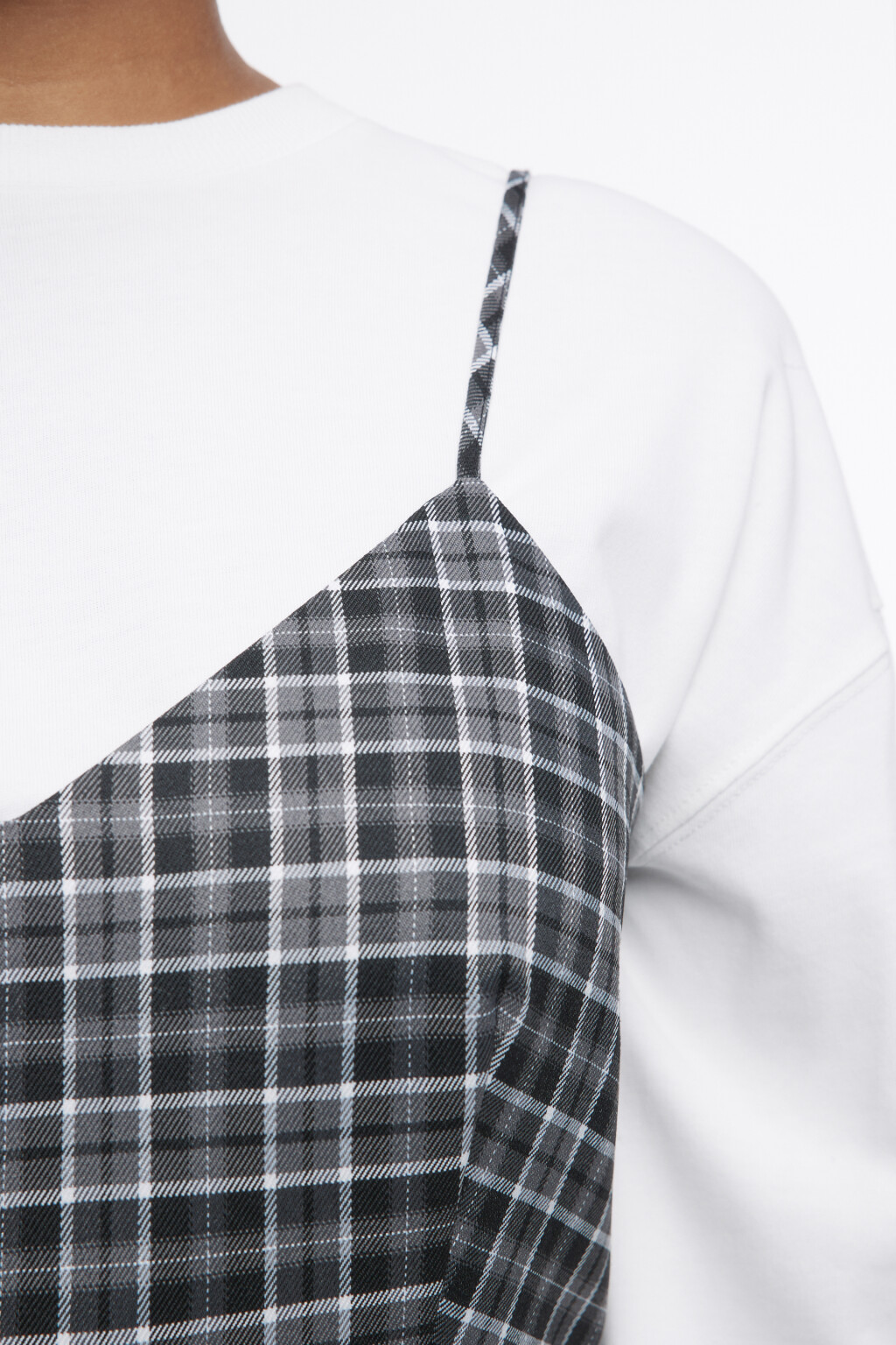 Платье-сарафан с плиссированной юбкой - цвет черный - 6