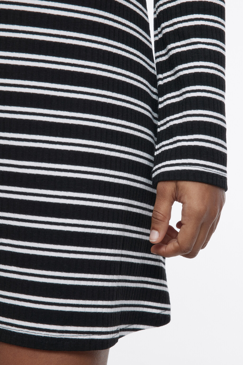 Платье мини трикотажное в полоску - цвет черный - 6