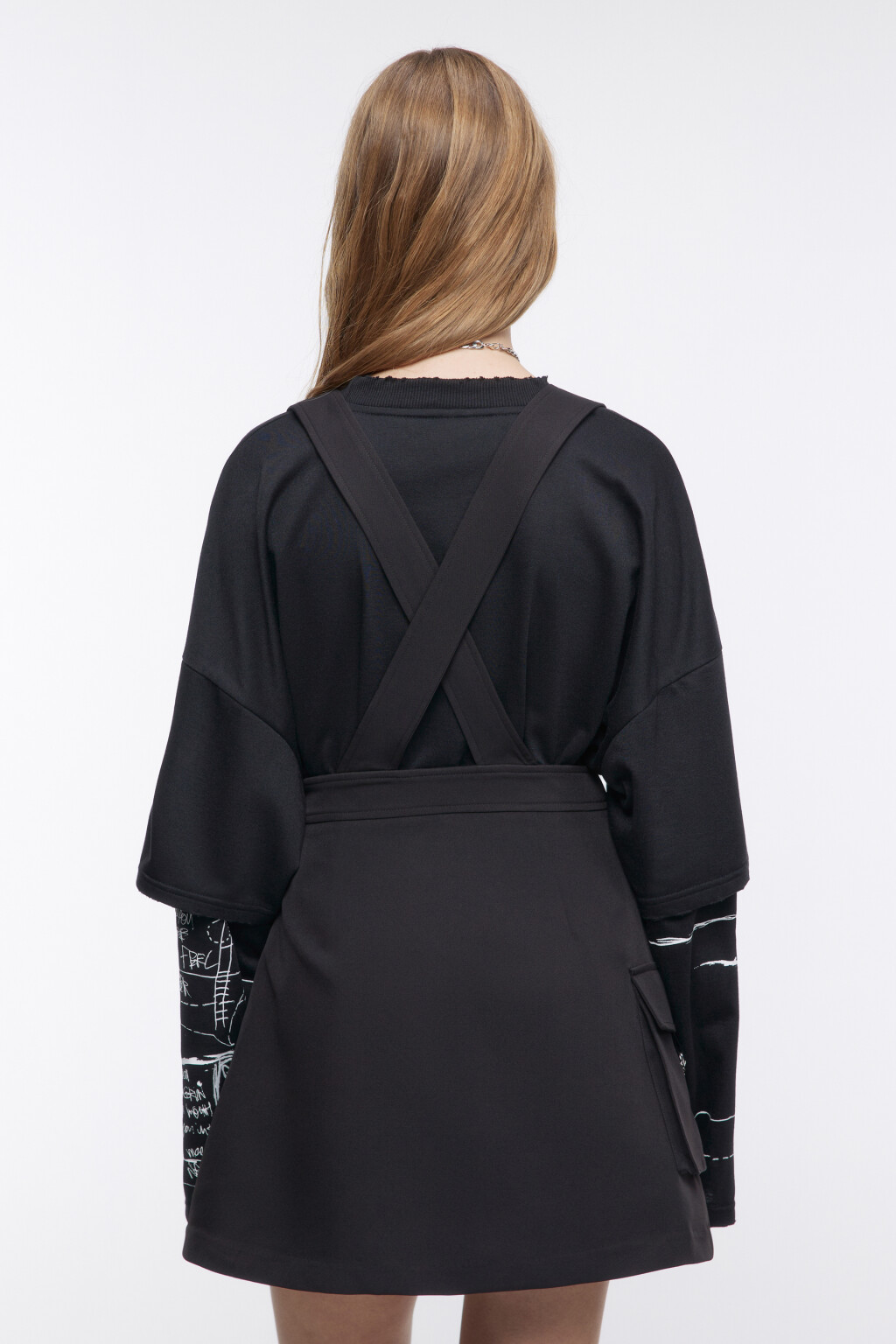 Сарафан с плиссированной юбкой и цепочкой - цвет черный - 3