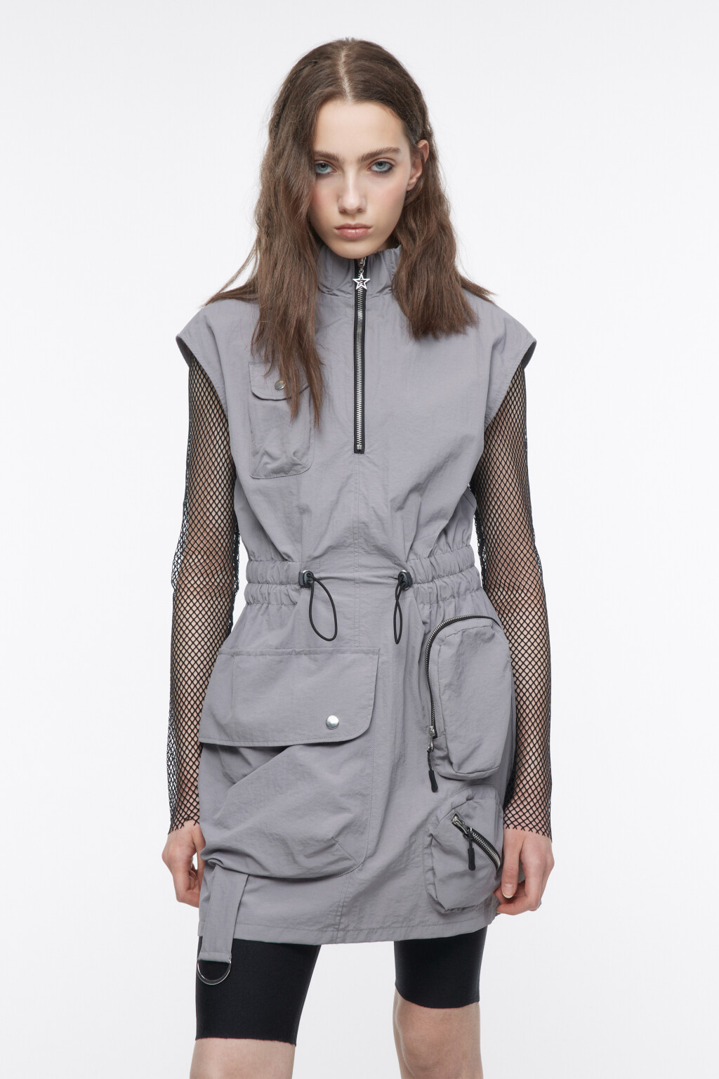 Платье мини приталенное с накладными карманами - цвет серый - 3