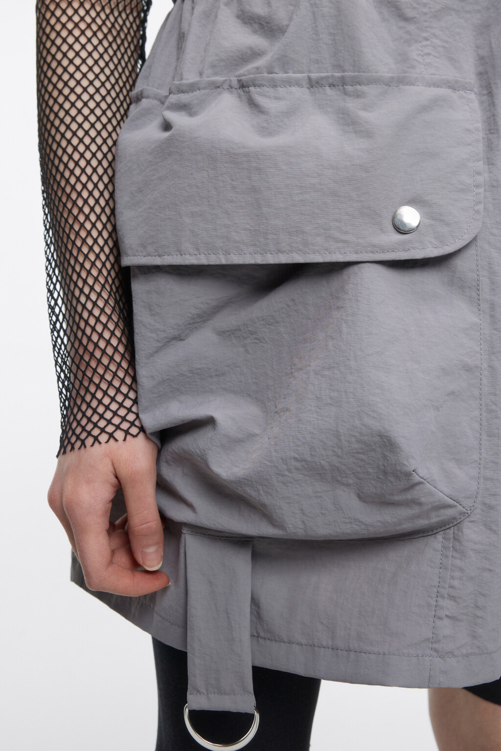 Платье мини приталенное с накладными карманами - цвет серый - 6