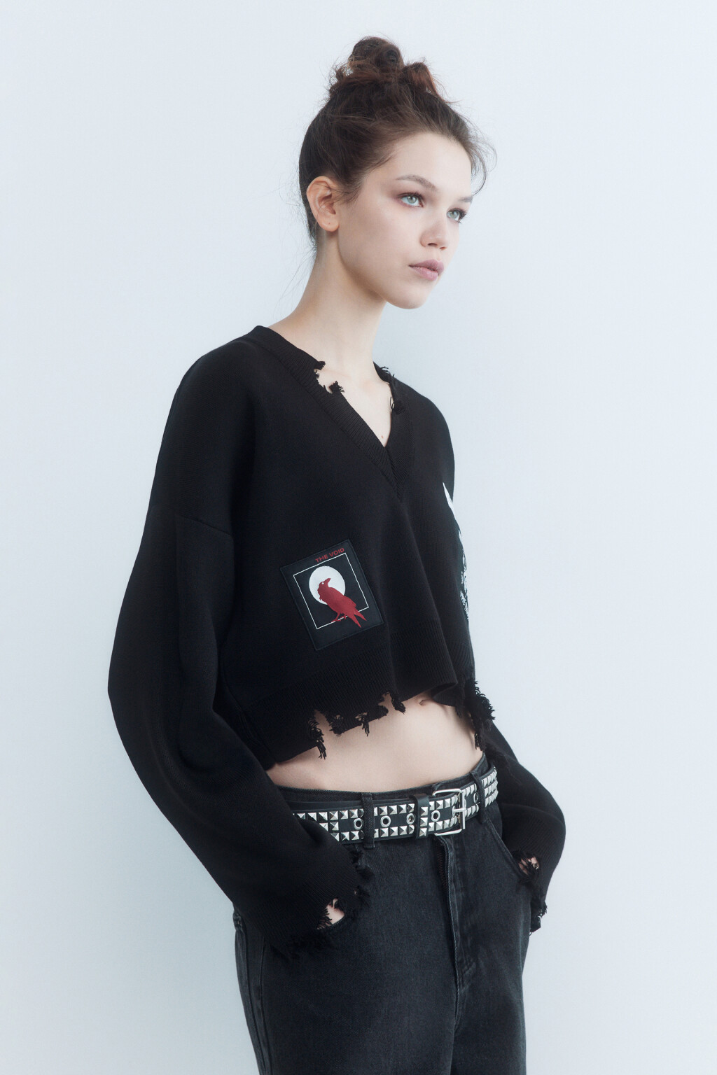 Джемпер вязаный рваный с патчами - цвет черный - 3