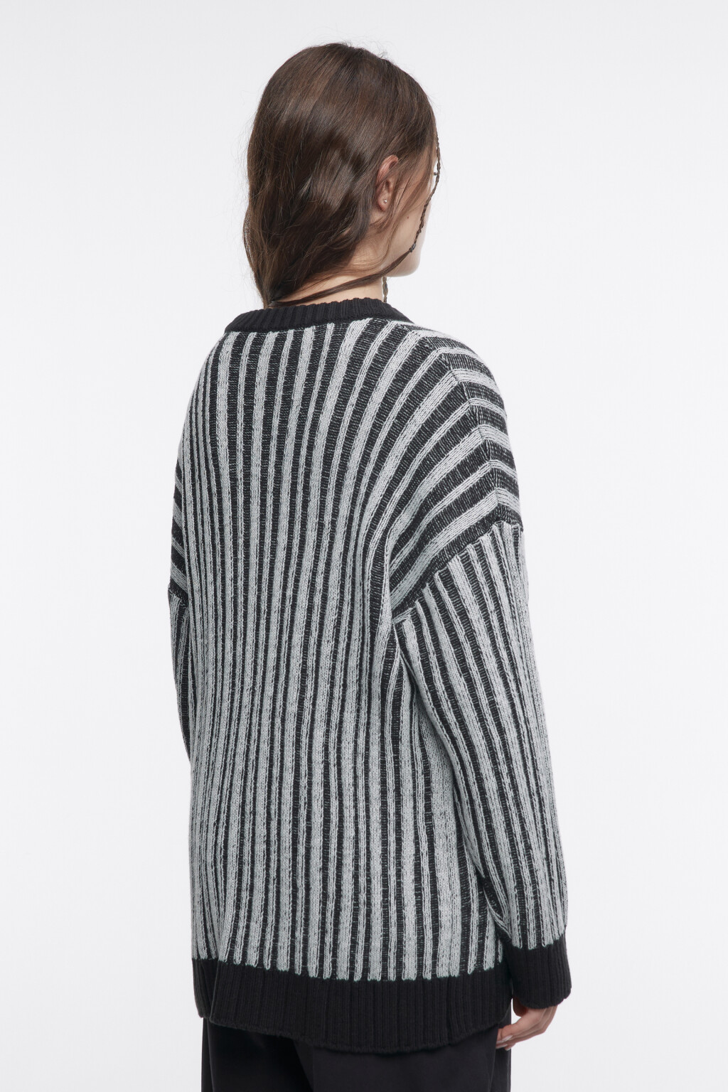 Джемпер oversize вязаный с надписью - цвет черный - 4