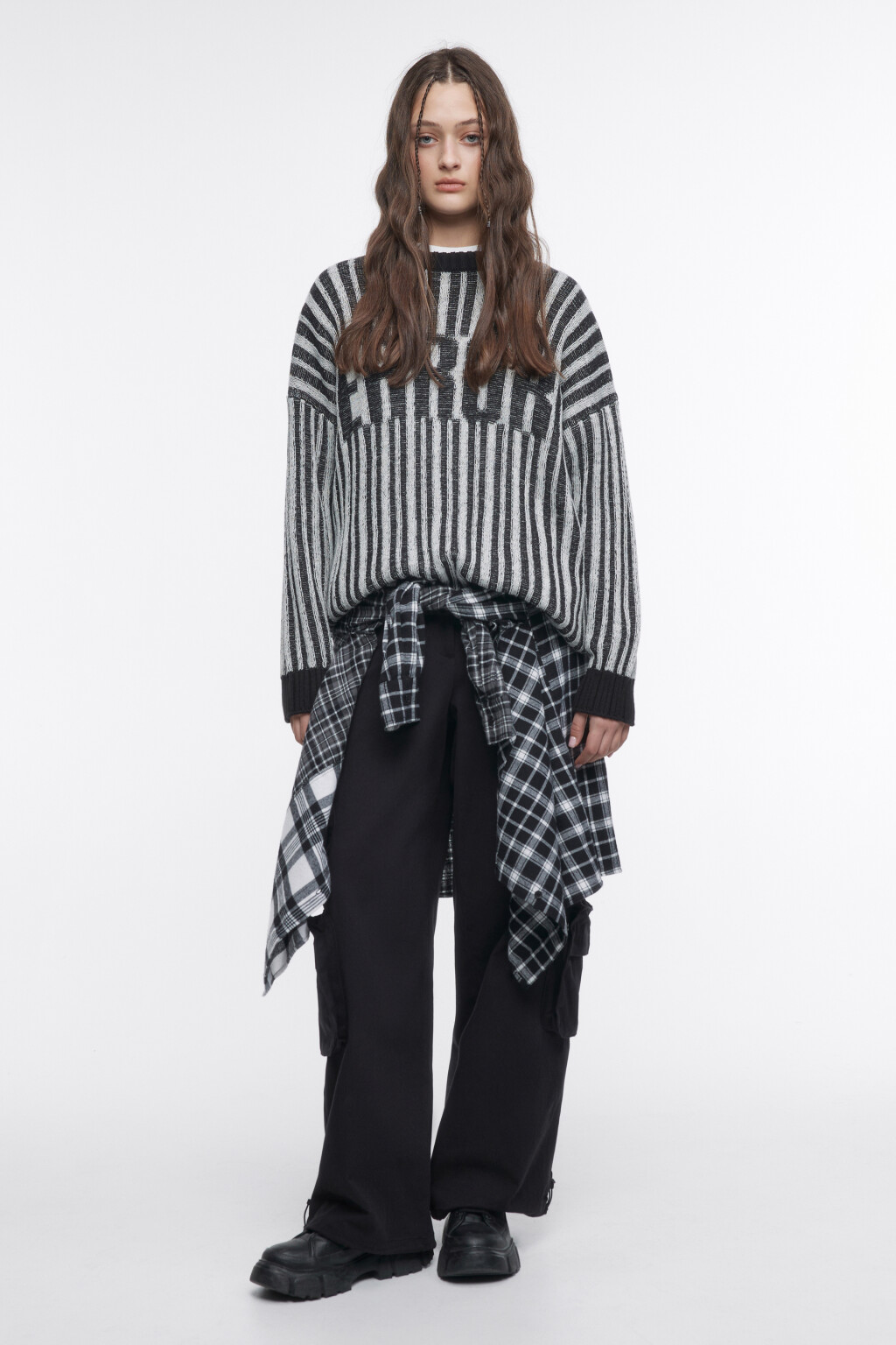 Джемпер oversize вязаный с надписью - цвет черный - 5