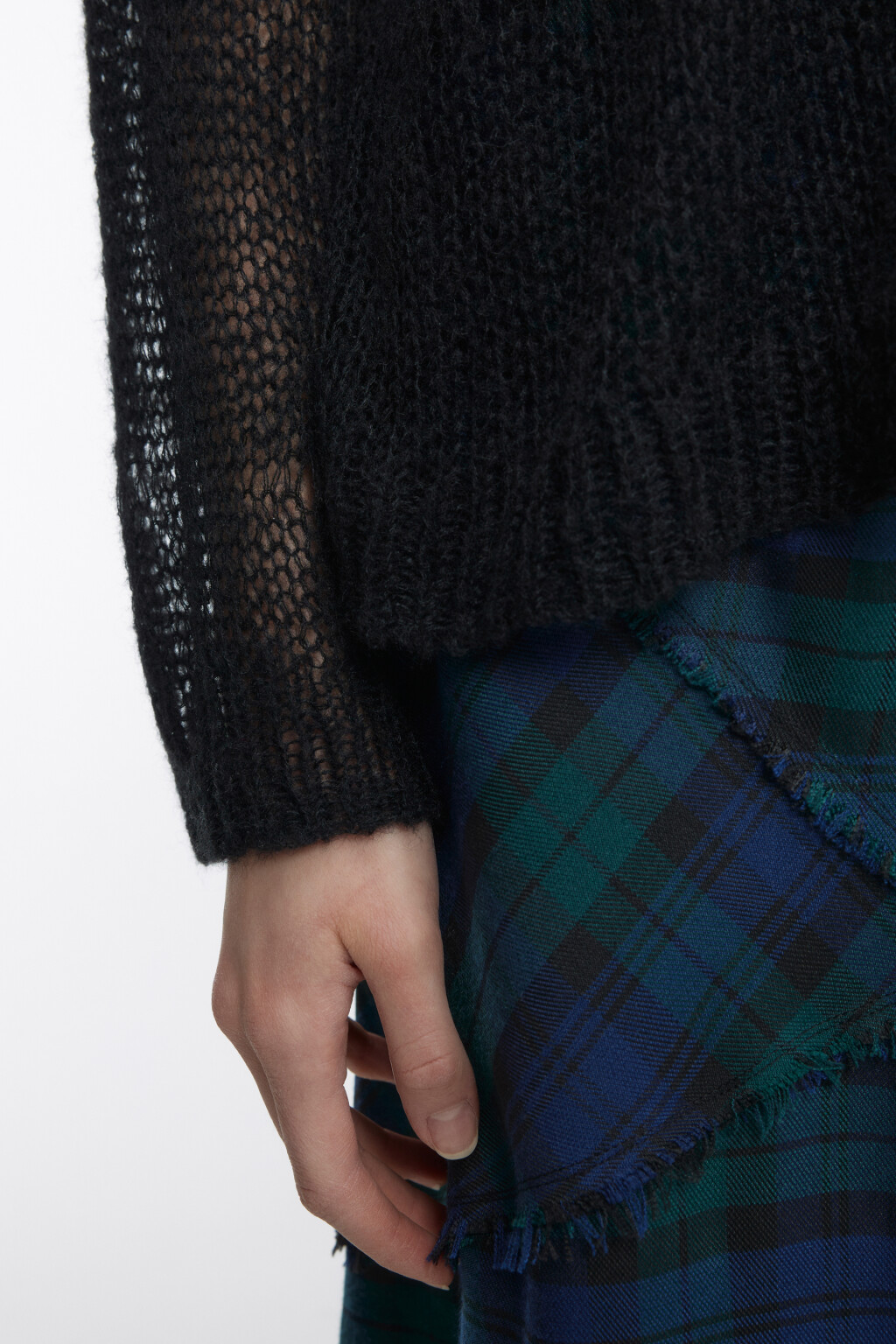 Джемпер тонкой фактурной вязки - цвет черный - 7