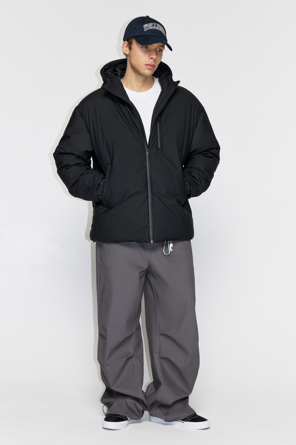 Куртка из водоотталкивающей ткани с капюшоном - цвет черный - 5