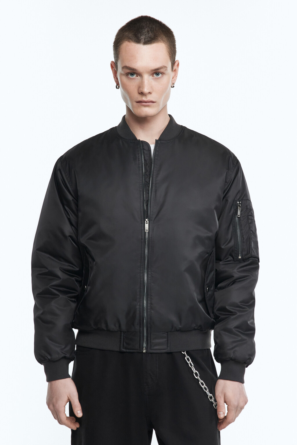 Куртка-бомбер утепленная с карманом на рукаве - цвет черный - 3