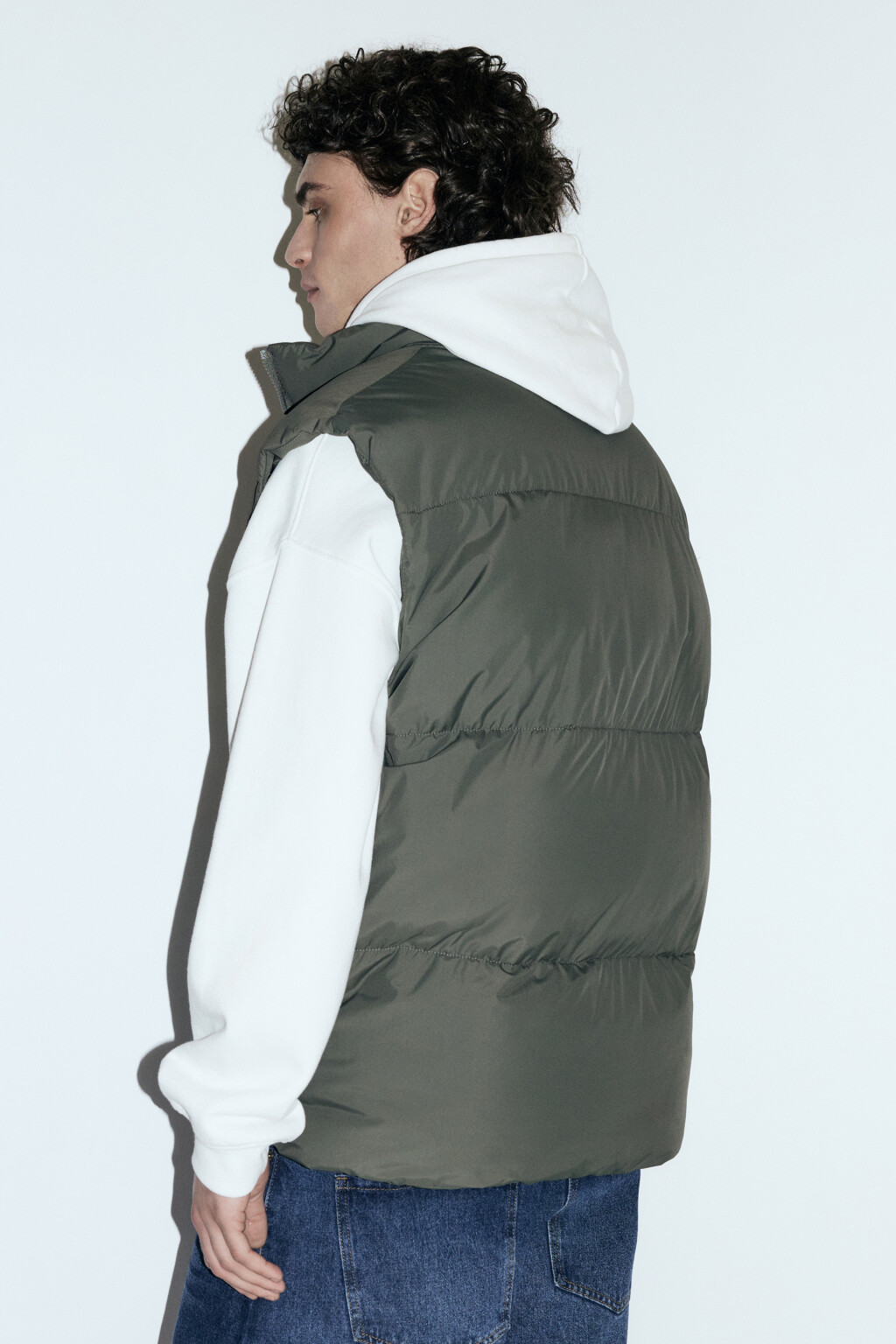Жилет стеганый с воротником-стойкой - цвет зеленый - 4