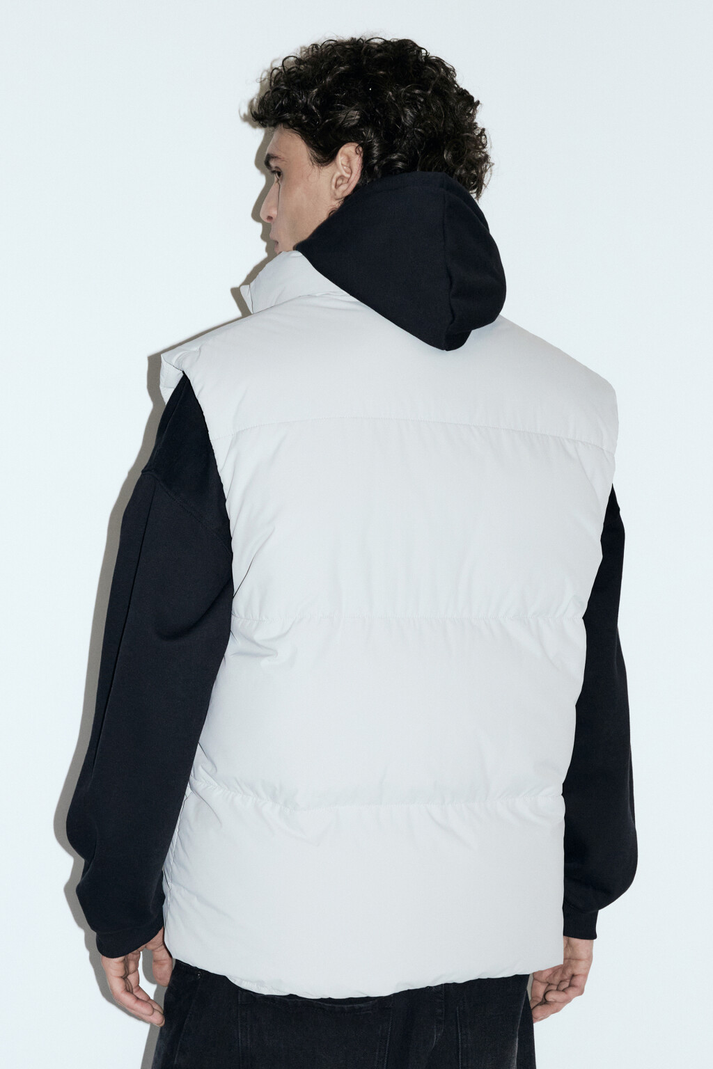Жилет стеганый с воротником-стойкой - цвет ванильный - 4