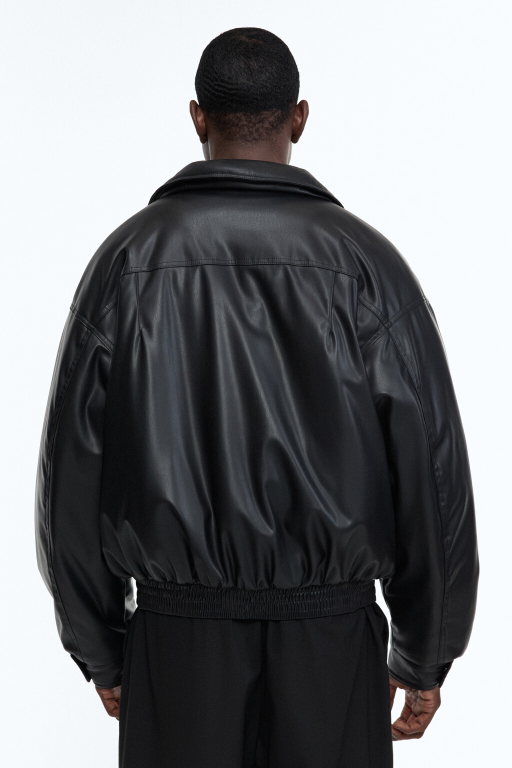 Куртка-бомбер из искусственной кожи - цвет черный - 4