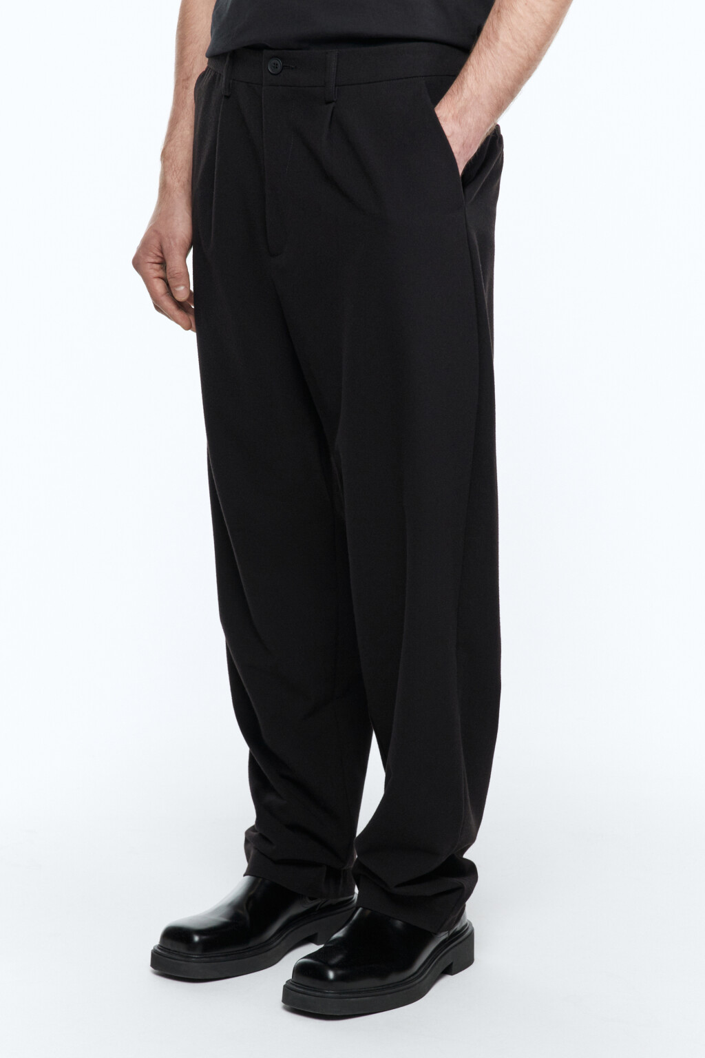 Брюки широкие костюмные со стрелками - цвет черный - 3