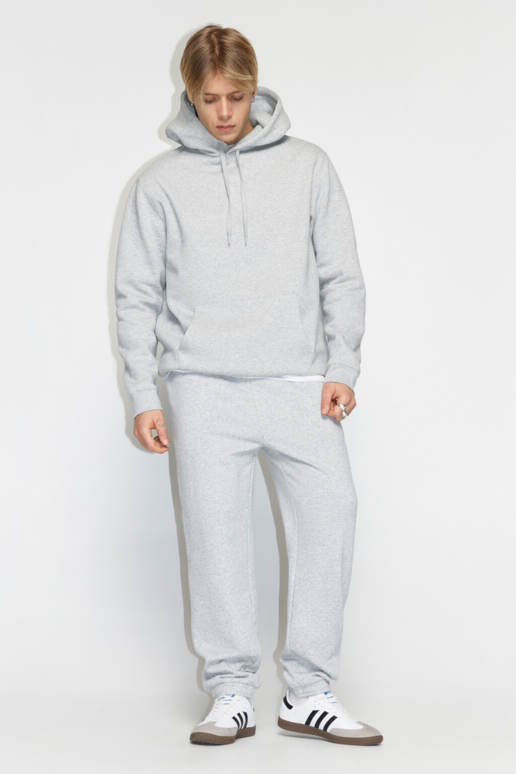 Брюки-джоггеры трикотажные с завязками - цвет серый - 1