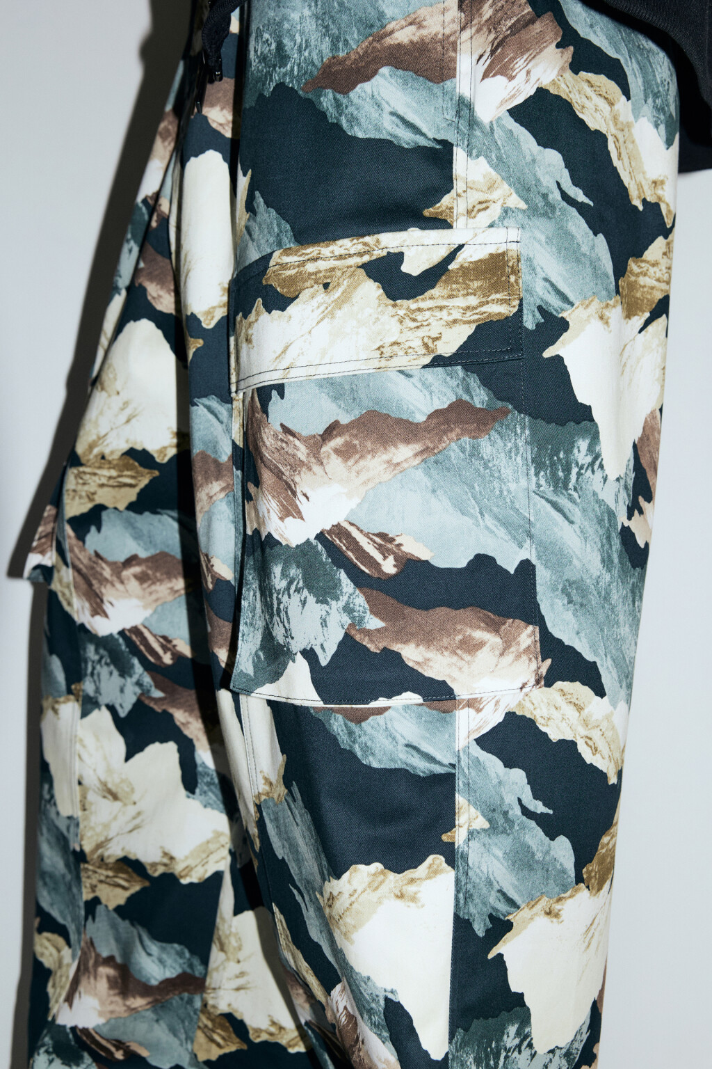 Брюки-карго широкие с принтом-пейзажем - цвет зеленый - 6