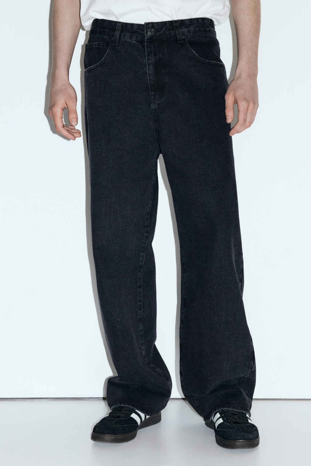 Джинсы wide широкие с вареным эффектом - цвет черный - 2