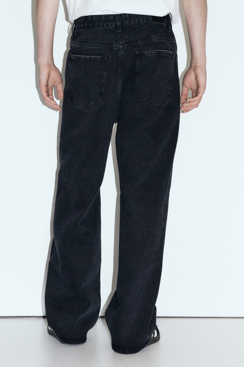 Джинсы wide широкие с вареным эффектом - цвет черный - 4